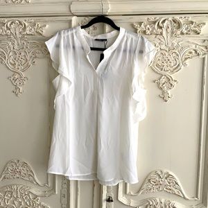 NWT White ruffled sleeve blouse